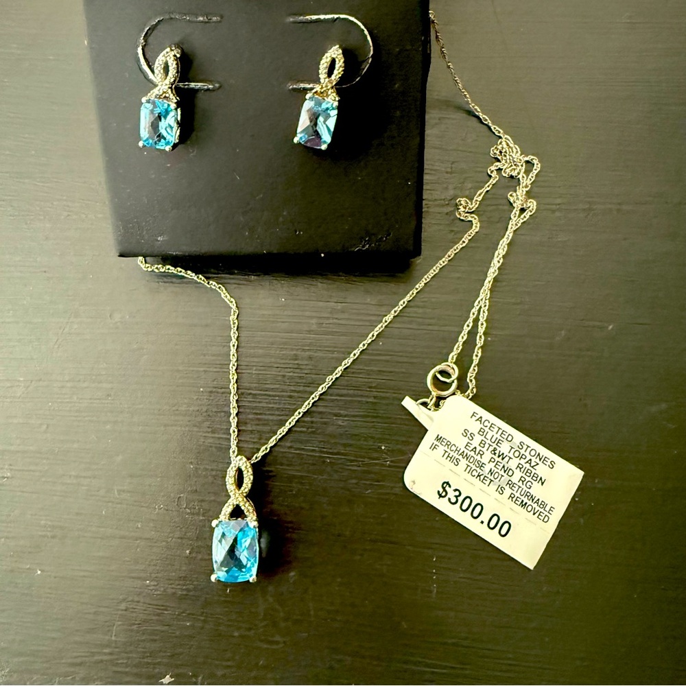 NWT Macy’s Sterling Silver Blue Topaz Pendant Necklace and Earring Set - Picture 2 of 4